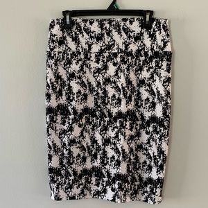 LuLaRoe Cassie classic black/white skirt, M